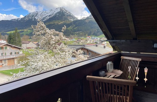 Schattwald Apartment | Ferienwohnung Eins - Gästehaus Holl