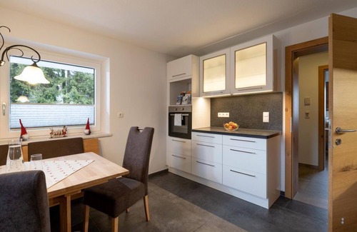Soell Apartment | Ferienwohnung Emmerenzia - Appartement/fewo, Dusche, WC, 2 Schlafräume