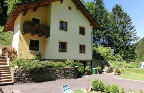 Loich Apartment | Ferienwohnung Felsenblick In Loich