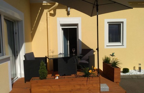 Lodersdorf Apartment | Ferienwohnung Fink - apartment/flat, shower, WC, as good as new