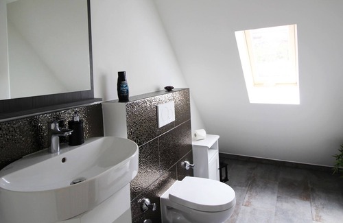 Steinheim Apartment | Ferienwohnung Hanau Hu03, 75qm, 1 Schlafzimmer, 1 Wohn-/ Schlafzimmer, Max. 5 Personen