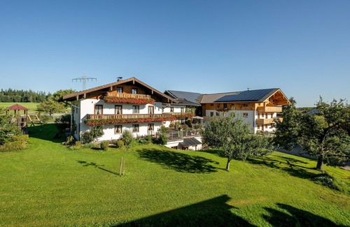 Hoslwang Apartment | Ferienwohnung "Hartsee", 44 qm Obergeschoss, 1 separates Schlafzimmer
