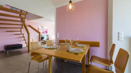 Ittendorf Apartment | Ferienwohnung Himbeere - Obsthof Steffelin