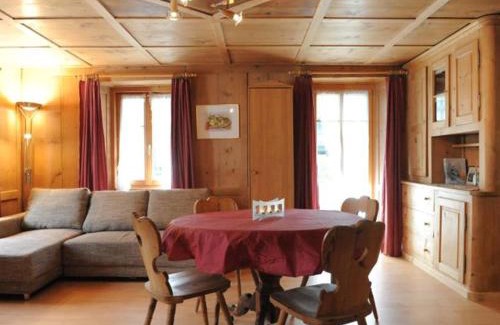 Grisons Apartment | Ferienwohnung Hof Collet