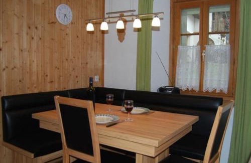 Grisons Apartment | Ferienwohnung Hof Collet