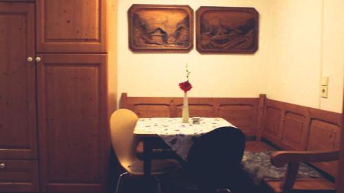 Worms House | Ferienwohnung Holl