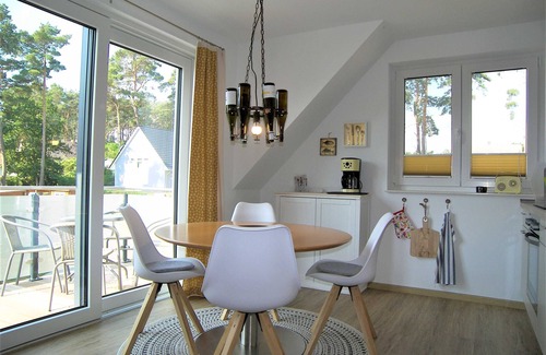 Loddin Apartment | Ferienwohnung Hubertus mit 2 Schlafzimmern und Balkon - Hubertus