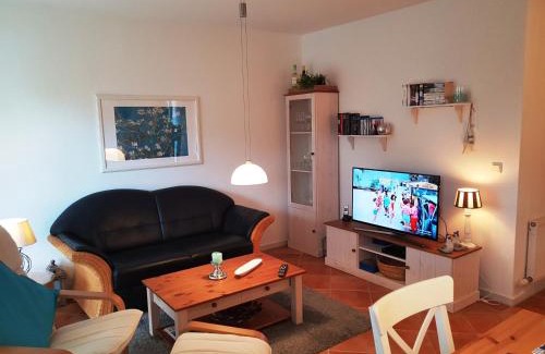 Neuensien Apartment | Ferienwohnung im Zeesenhaus im 1 OG mit Balkon