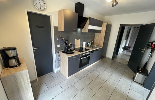 Hausen Apartment | Ferienwohnung "Im Wiesenrain" - Appartement/fewo, Dusche, WC, Terrasse