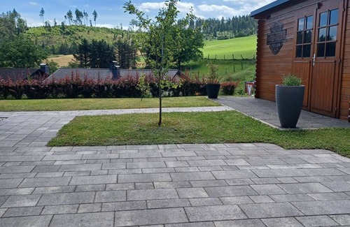 Hausen Apartment | Ferienwohnung "Im Wiesenrain" - Appartement/fewo, Dusche, WC, Terrasse