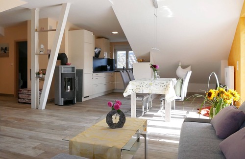 Mosbach Apartment | Ferienwohnung Kirschblüte, 82qm, 2 Schlafzimmer, max. 4 Personen