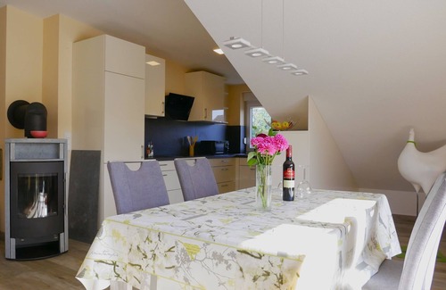 Mosbach Apartment | Ferienwohnung Kirschblüte, 82qm, 2 Schlafzimmer, max. 4 Personen