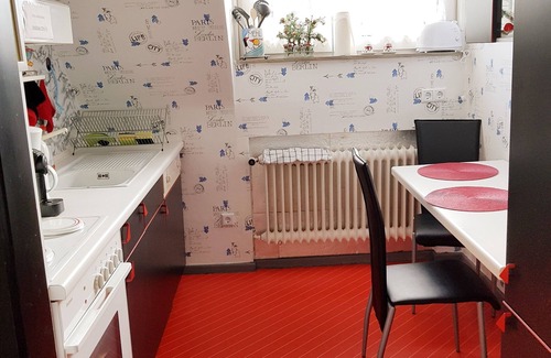 Gifhorn Condo | Ferienwohnung Kochel, 44 qm, mit Wohn-/schlafraum, Balkon mit Blick in Garten