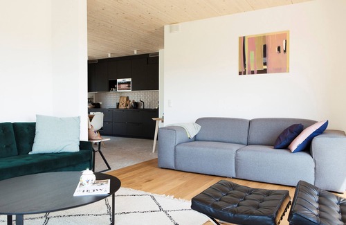 Chieming Apartment | Ferienwohnung MAX - 1-4 Personen, 2 separate Schlafzimmer, 88 qm, Terrasse, Erdgeschoss