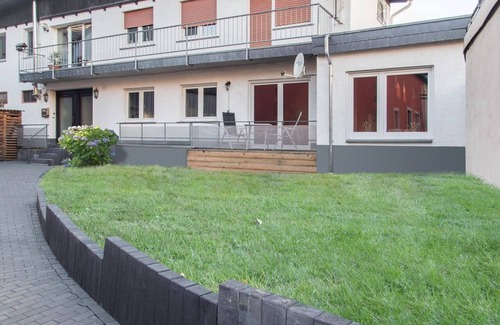 Hillesheim Apartment | Ferienwohnung Mira - 2-Bed Apartment Shower/WC, balcony