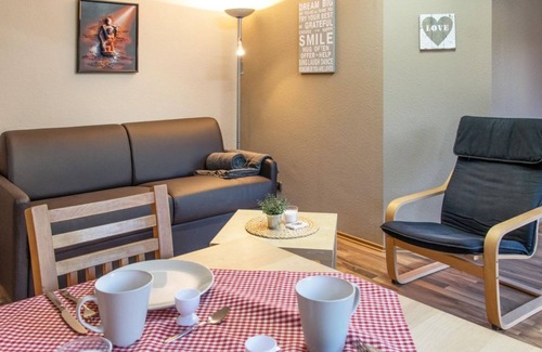 Hillesheim Apartment | Ferienwohnung Mira - 2-Bed Apartment Shower/WC, balcony