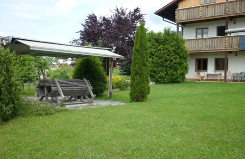 Bad Koetzting Apartment | Ferienwohnung mit überdachter Terrasse