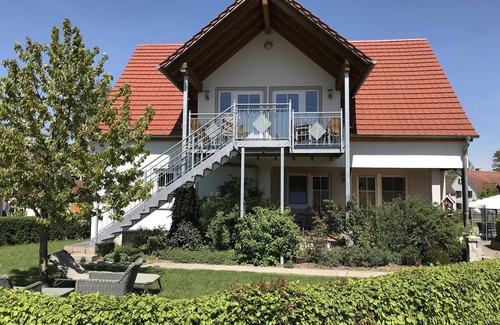 Gunzenhausen Apartment | Ferienwohnung mit eigener überdachter Terrasse