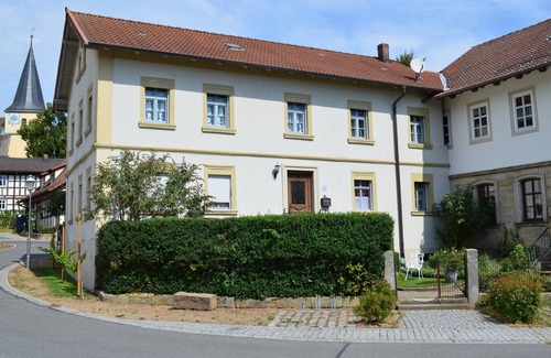 Untermerzbach Apartment | Ferienwohnung mit historischer Austattung und Boxspringbett