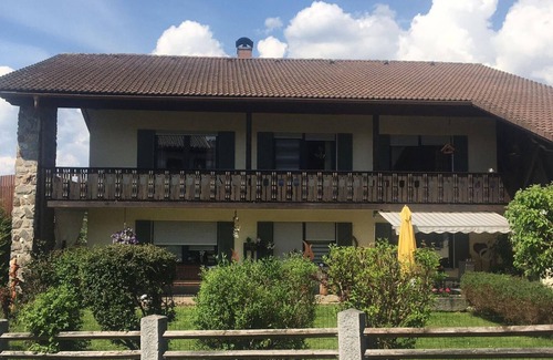Zwiesel Apartment | Ferienwohnung mit Großzügigem Balkon