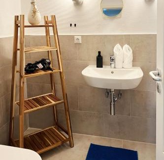Sierksdorf Apartment | Ferienwohnung mit Meerblick und Terrasse - Nur 50 Meter zum Strand - inklusive eigenem Parkplatz und Fahrradunterstellplatz