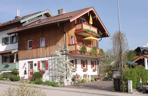 Bad Endorf Apartment | Ferienwohnung, Nr. 2, 48 qm Dachgeschoss, 1 Separates Schlafzimmer