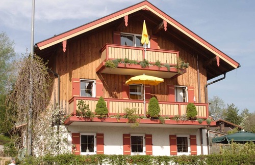 Bad Endorf Apartment | Ferienwohnung, Nr. 2, 48 qm Dachgeschoss, 1 Separates Schlafzimmer