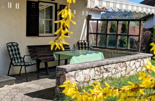 Gmain Apartment | Ferienwohnung Straußstraße, 75 qm mit 2 Schlafzimmern in Ruhiger Lage