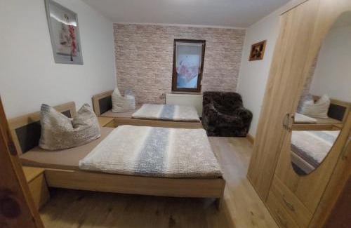 Ruhla Apartment | Ferienwohnung Schlothauer 1