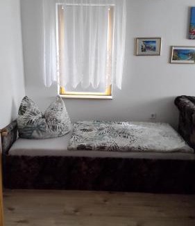 Ruhla Apartment | Ferienwohnung Schlothauer 1