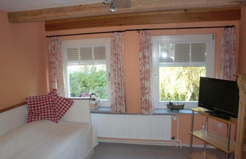 Lemkenhafen Apartment | Ferienwohnung 'schwalbennest'