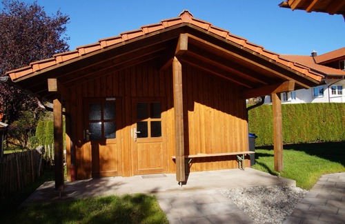 Chieming Apartment | Ferienwohnung Seeblick, 1-4 Pers., 1 Sep. Schlafzimmer, Südbalkon