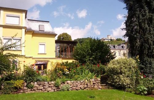 Niederloßnitz Apartment | Ferienwohnung unterm Wasserturm