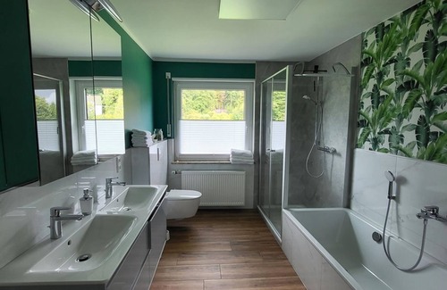 Hilders Apartment | Ferienwohnung Wenzel - Holiday apartment on the Milseburgradweg