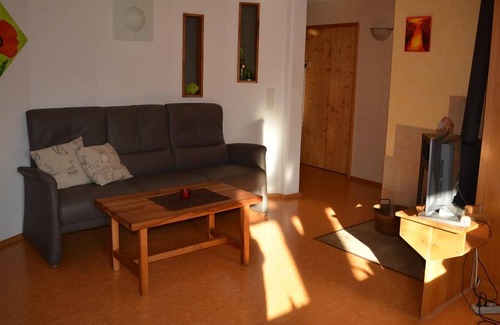 Waldbeuren Apartment | Ferienwohnung Zur Igelwiese, 75qm, 2 Schlafzimmer, max. 4 Personen (barrierefrei)