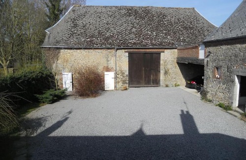 Bas-Lieu Bed & Breakfast | Ferme De Guersignies B&B