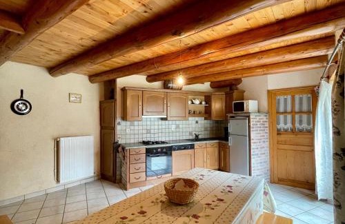 Saint-Ilpize House | Ferme rénovée, 3 chambres, cheminée - FR-1-582-207