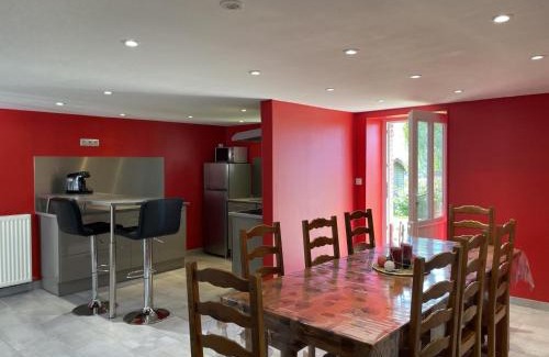 Isle-et-Bardais House | Ferme rénovée avec étang privé, proche de la forêt de Tronçais, idéale pour pêche et détente - FR-1-489-389