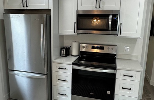 Detroit Lakes Cottage | Fern Beach Hideaway Beautiful New Build Lakefront property-Pet Friendly