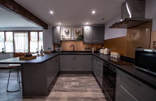 Hele Cottage | FERN COTTAGE, pet friendly, character holiday cottage in West Down