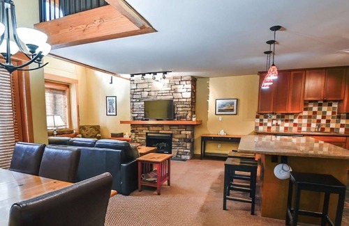 East Kootenay House | Fernie - Pinnacle Ridge Chalet 43-104