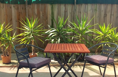 Norlane Apartment | ⭐FERNLY*BFast,WiFi,Nflx,AC*Walk2Pizza,Liquor,Deli,