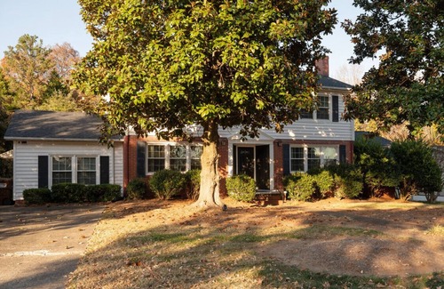 High Point House | Fernwood Manor: Your Cozy Retreat in the Heart of High Point, NC