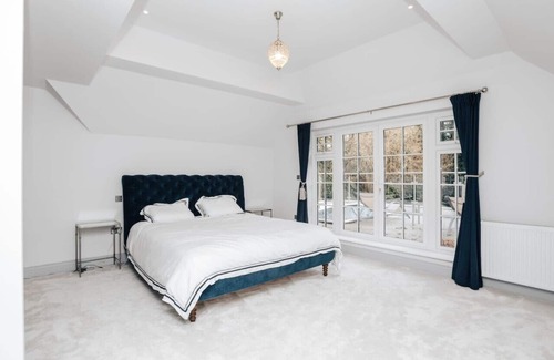 Medmenham House | Ferry House - Close to Marlow & Henley