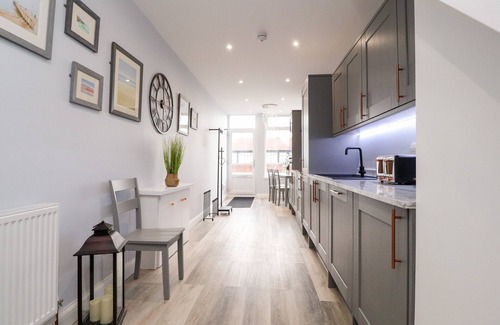 Knott End-on-Sea Cottage | FERRY VIEW, pet friendly in Knott End-On-Sea