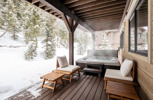Spanish Peaks House | Festive Dates Available! Luxury Ski-In/Ski-Out Mountain Home with Hot Tub, WIFI and 4 decks!