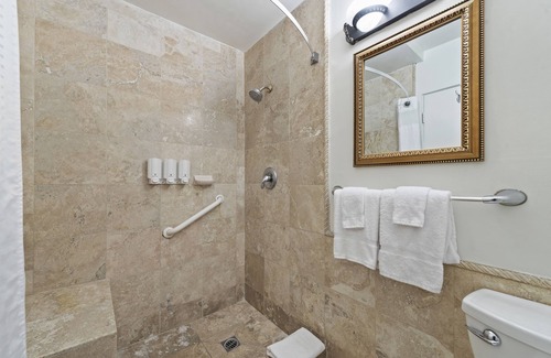 Laguna Beach Hotel | Few blocks from main beach, shops attractions. #27