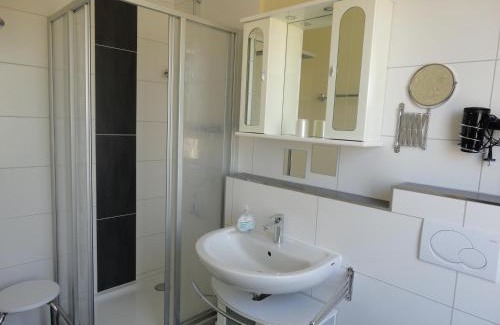 Dahme Apartment | Fewo 2, Doppelbett, Schlafcouch, Safe