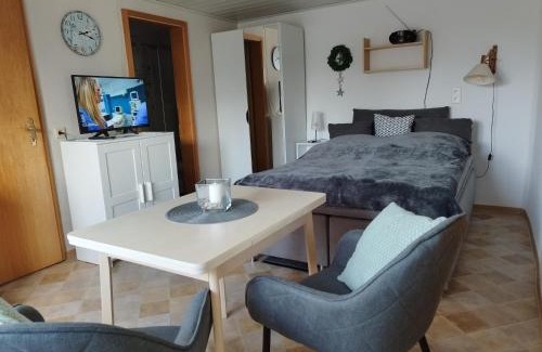Dahme Apartment | Fewo 3, Box-Bett, Terrasse Extra Zimmer m 1 Bett