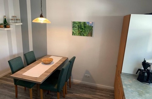 Ruedesheim am Rhein Apartment | 👉 Fewo Emma 👈 Ihre Ruhige & Zentral Gelegene Kernsanierte Ferienwohnung!